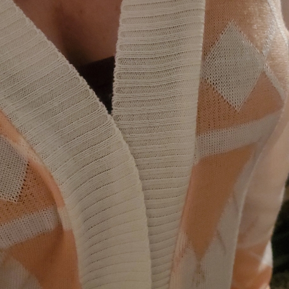 DEBUT Peach & Cream Cardigan Size M/L - Picture 3 of 6